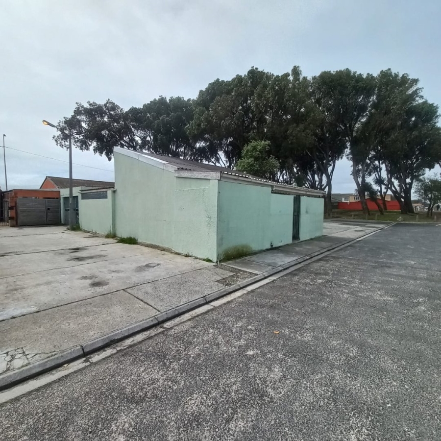 3 Bedroom Property for Sale in Lentegeur Western Cape